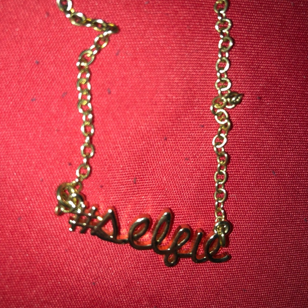 #selfie necklace